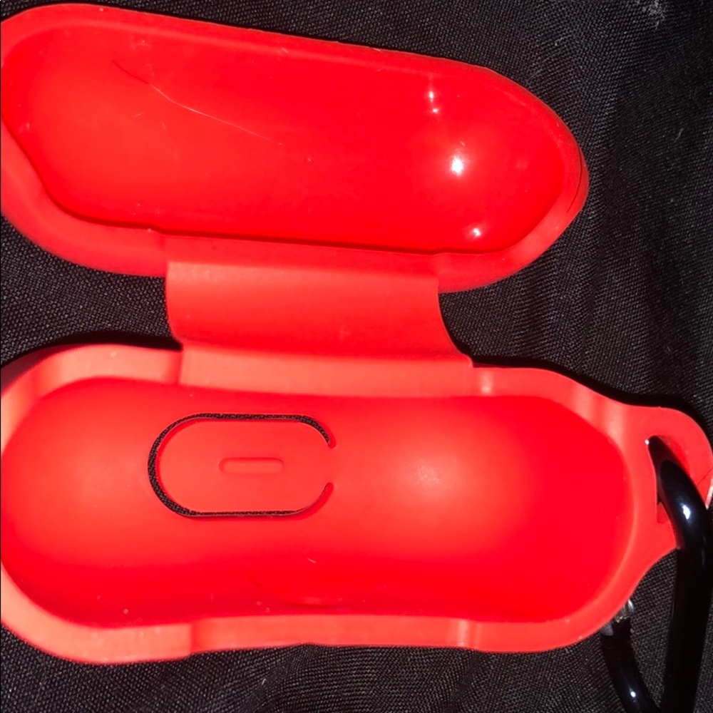 AirPods Pro Case New - Picture 3 of 4